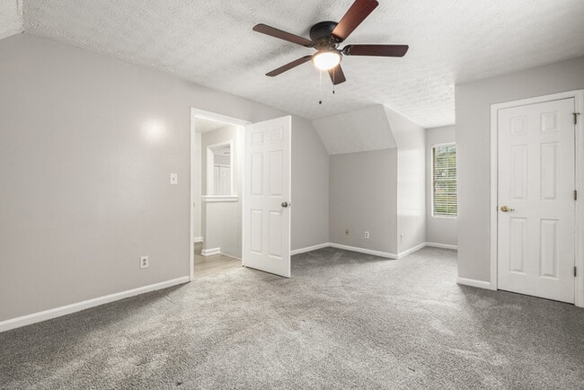 Building Photo - Modern 2-Story Home with Deck & Private Wooded Backyard