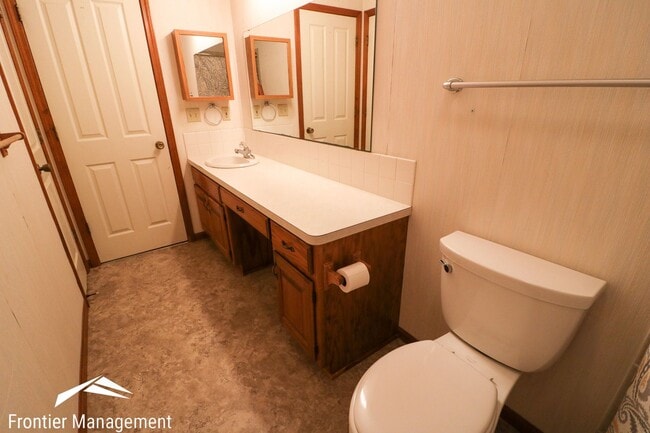 Building Photo - Beautiful duplex located in the hills of West Manhattan!