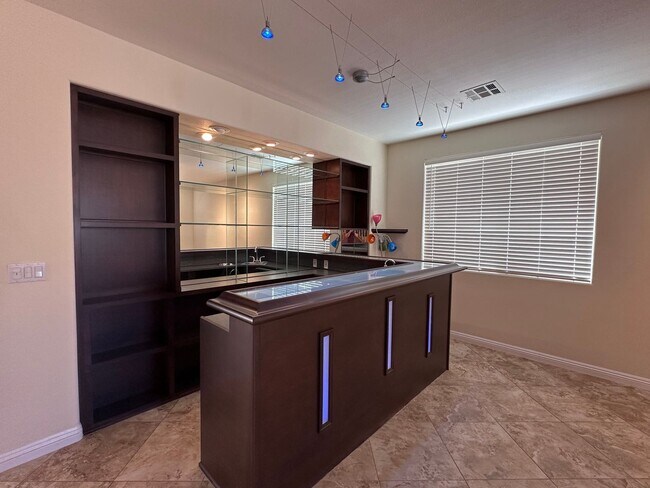 Building Photo - Summerlin Beauty