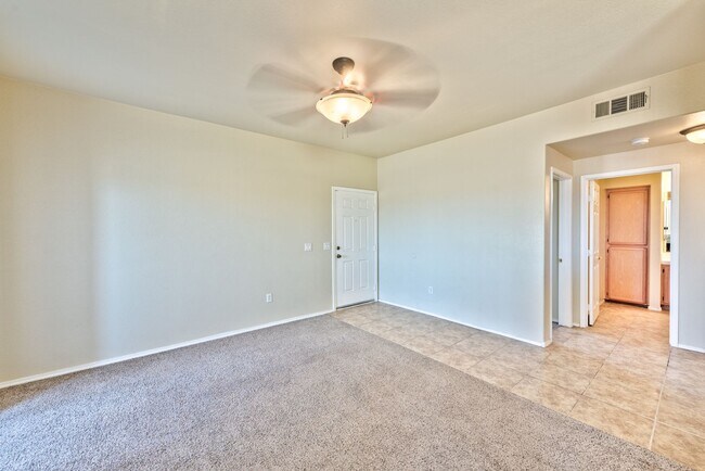 Building Photo - 1050 E Cactus Ave