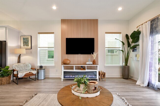 Building Photo - 1106 Paul Quinn St