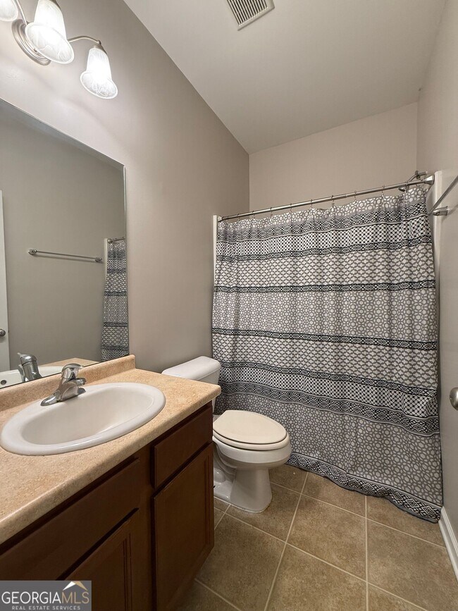 Building Photo - 122 Brooklet Cir