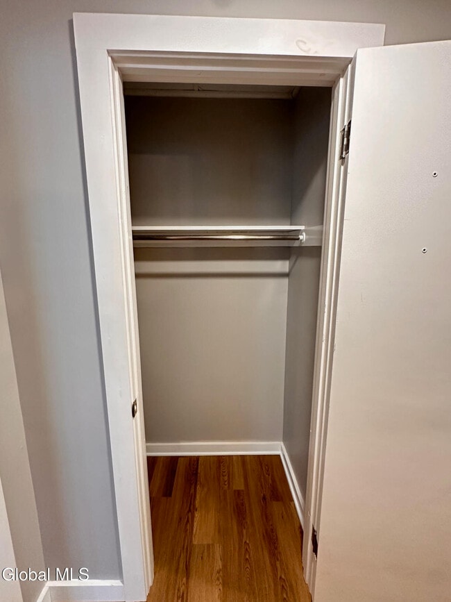 Building Photo - 23 River St