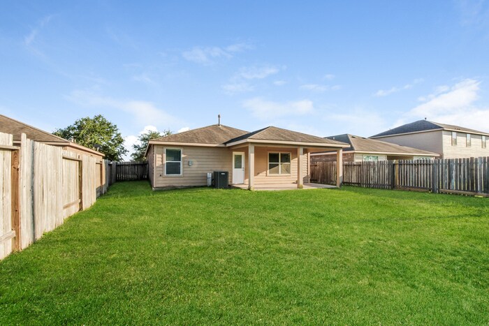 Building Photo - 2107 Golden Topaz Dr