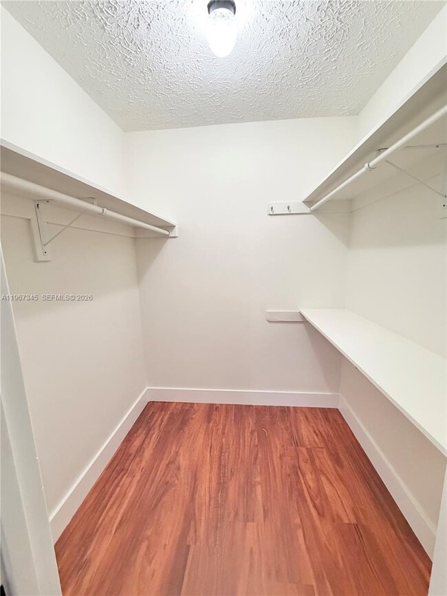 Building Photo - 1434 SE Concha St