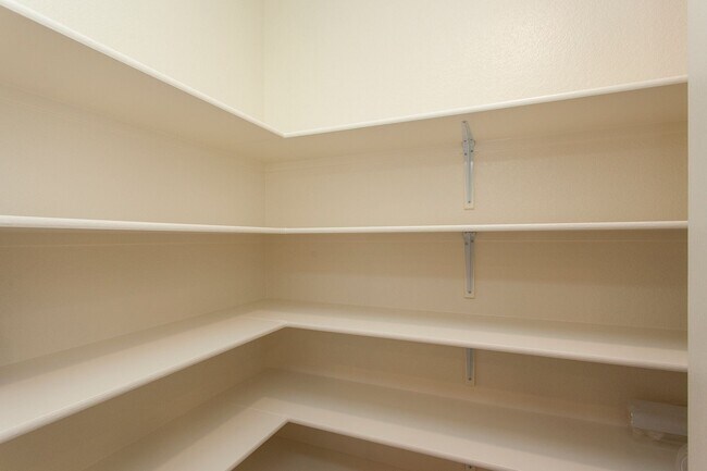 Building Photo - 6049 Red Sun Dr