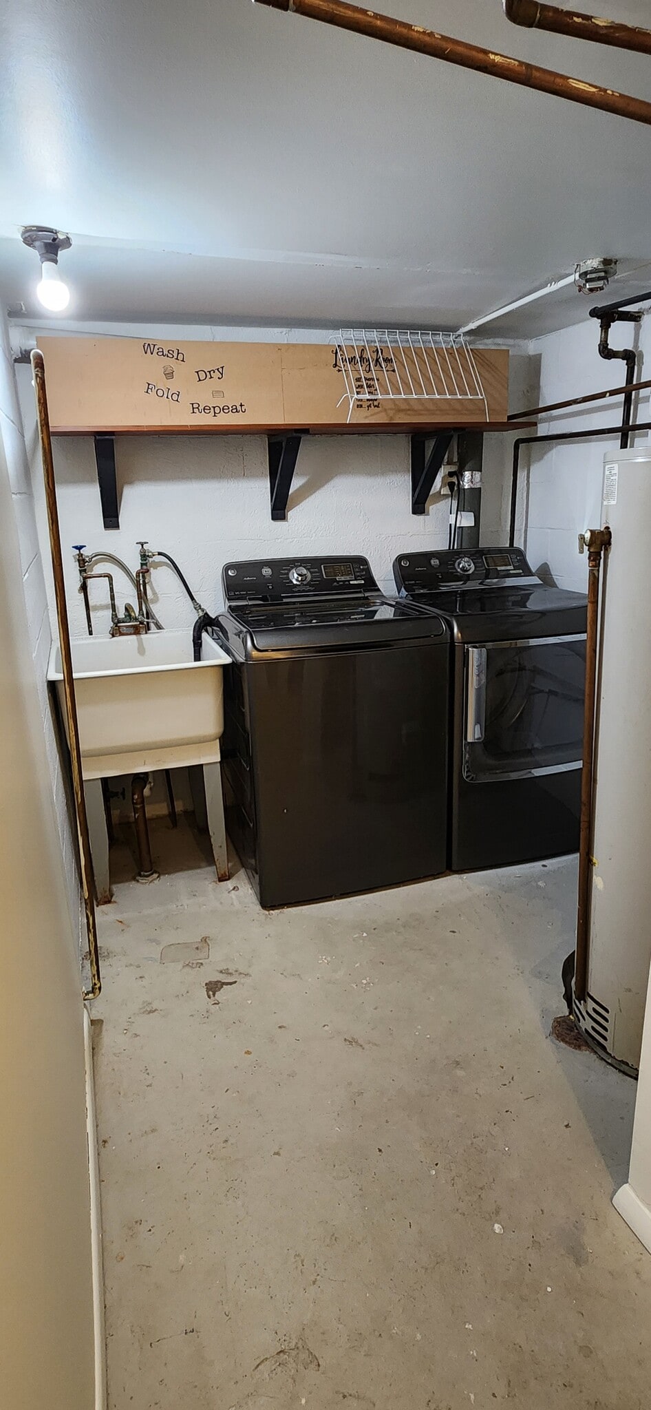 Building Photo - 195 Summit View Ct