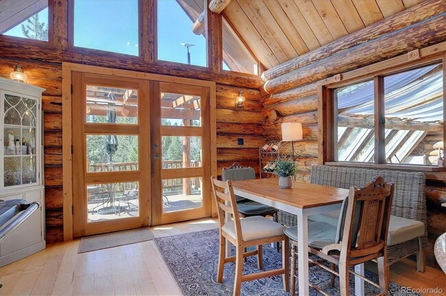 Building Photo - Mountain Log Home for Rent with views and ...