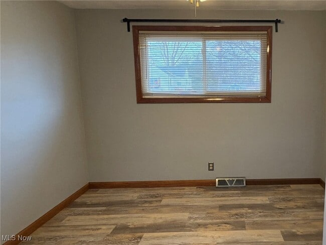 Building Photo - 2434 Saratoga Ave SW