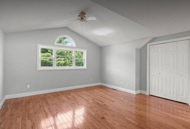 Building Photo - 45 Harbor Hill Dr