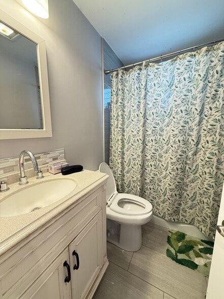 Building Photo - 73 Newbury St