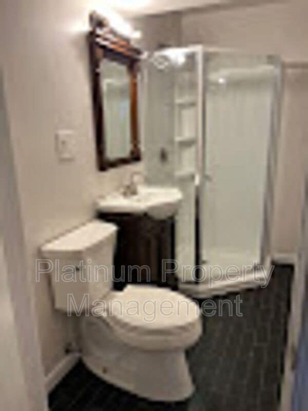 Building Photo - 10500 Worthington Hills Manor