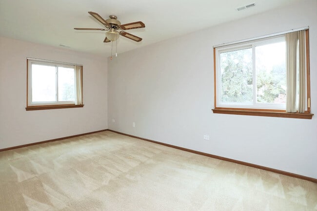 Building Photo - 675 Greenfield Ct