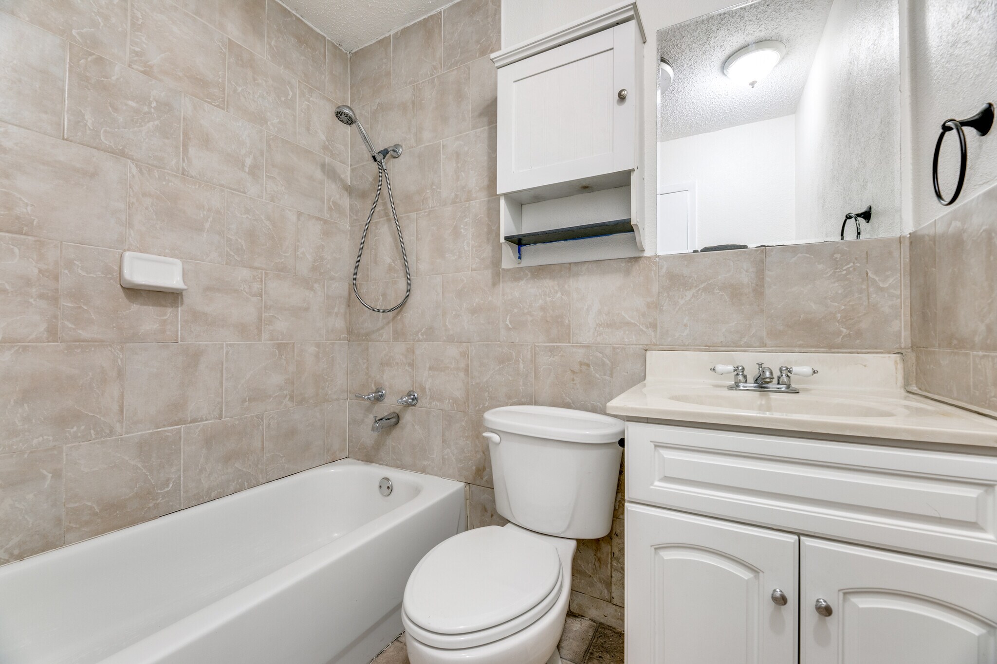 Building Photo - 209 Wake Dr