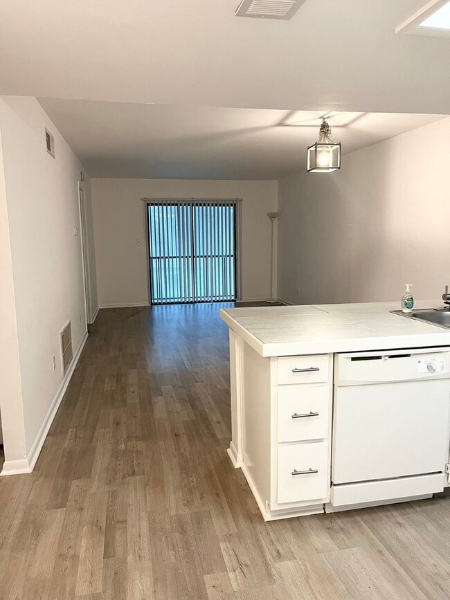 Building Photo - Two Bed, Two Bath Condo at Windsor Crossing