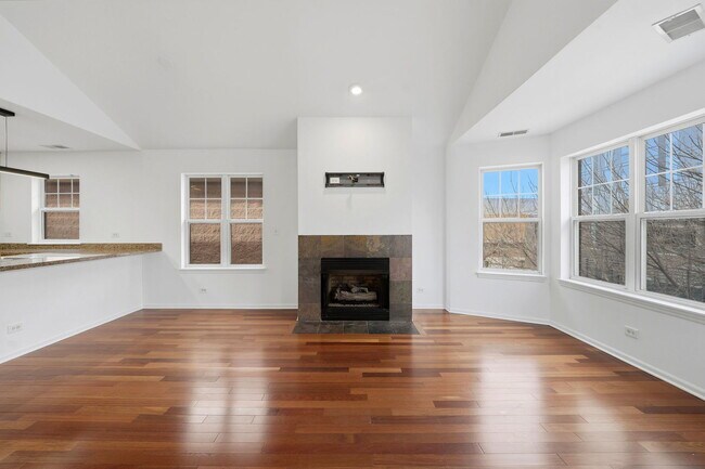 Building Photo - 1156 N Howe St