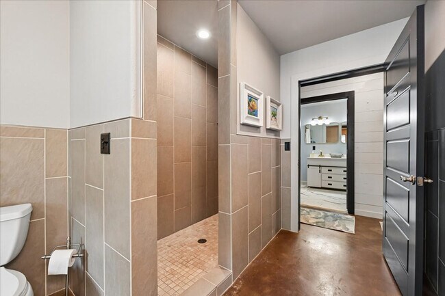 Building Photo - 1115 Red Bud Dr