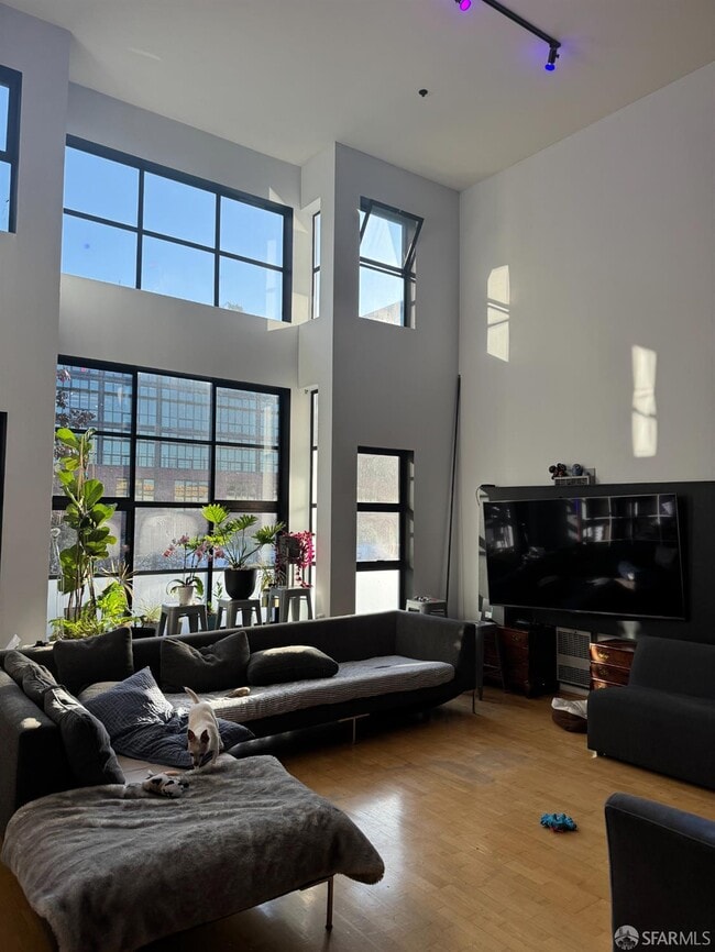 Building Photo - 50 Lucerne St