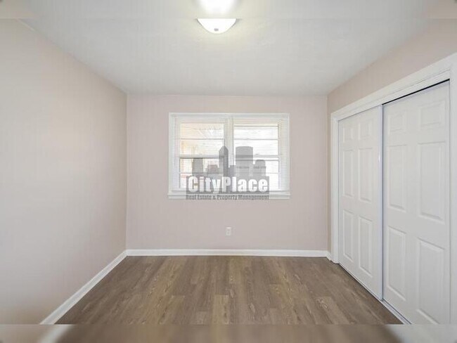 Building Photo - 9162 E 17th St