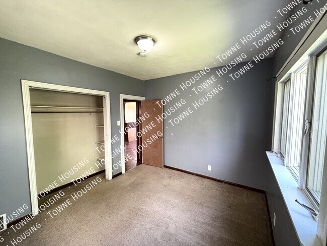 Building Photo - 2418 Whitney Ave