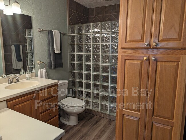 Building Photo - 3931 Venetian Way