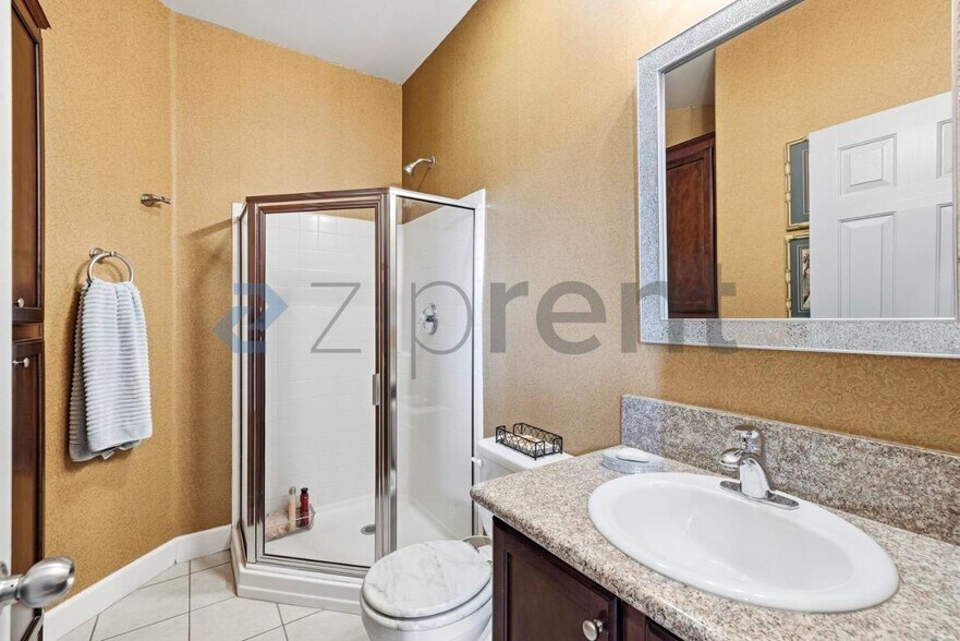 Building Photo - 47298 Twin Pines Rd