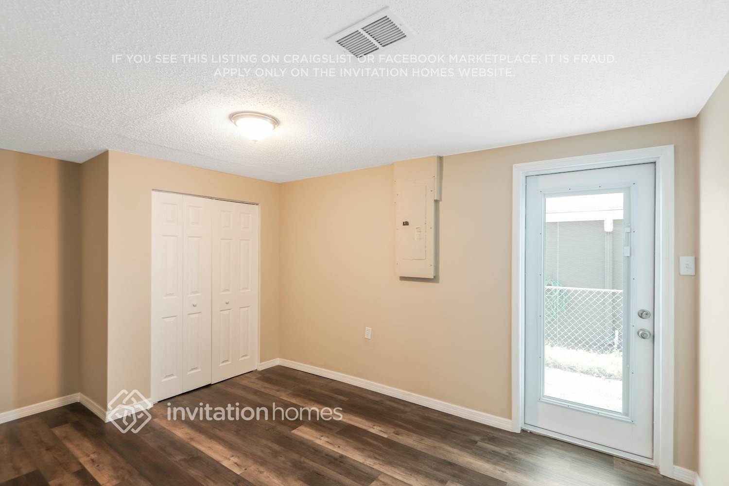 Building Photo - 9821 Wayside Ln