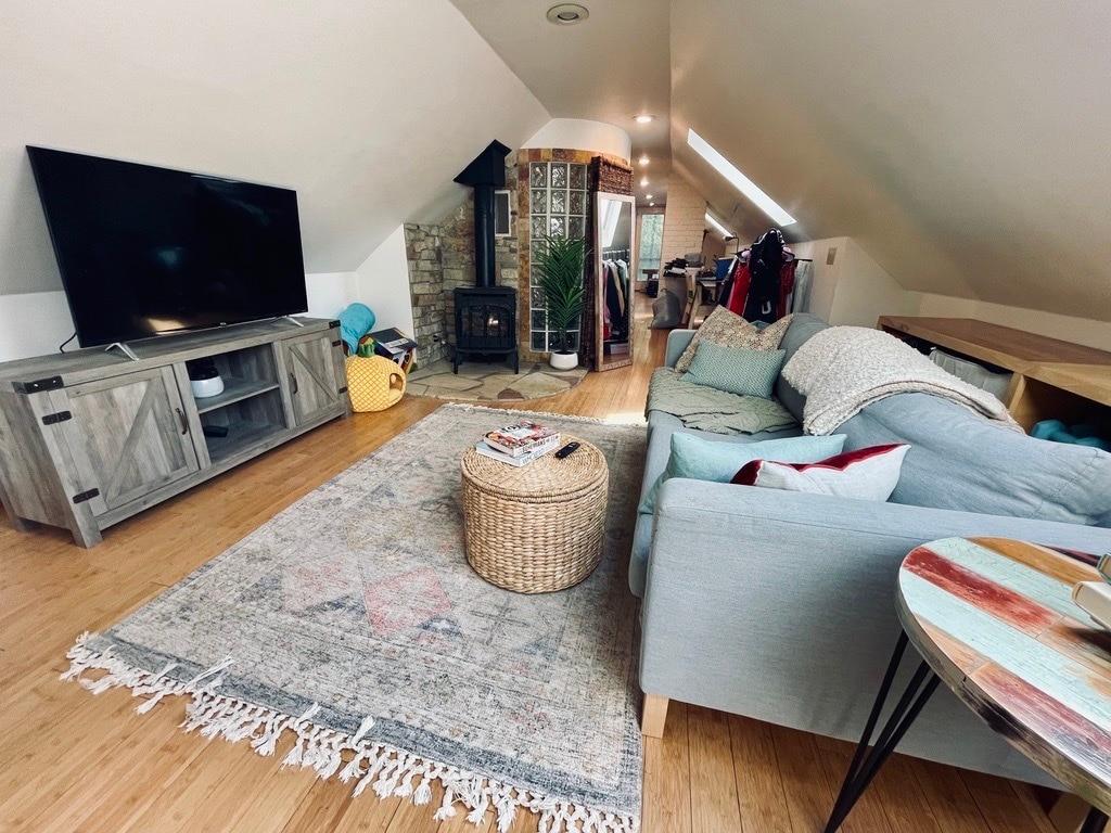 Building Photo - 1701 Taylor St NE