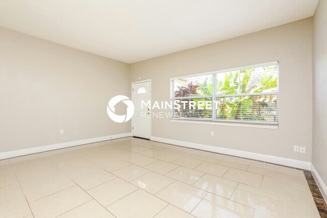 Building Photo - 3 Bedroom Pet-Friendly Home in Apopka, FL with Main Street Renewal