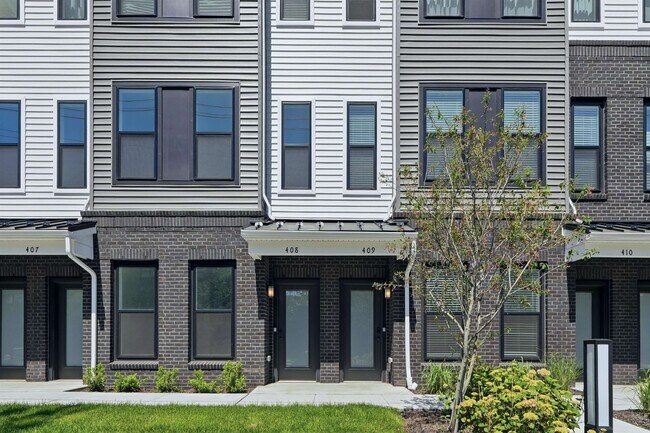 Building Photo - 400 Willow St