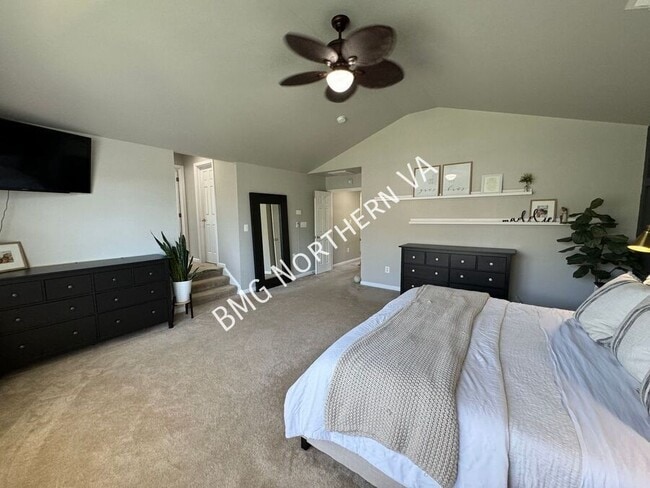 Building Photo - 8930 Kingbird Ct