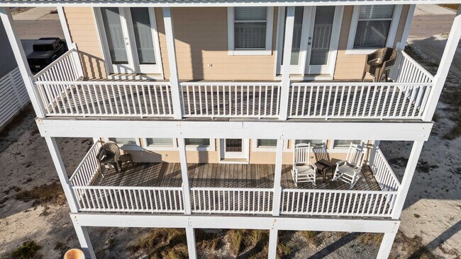 Building Photo - 6084 Sawgrass Cir