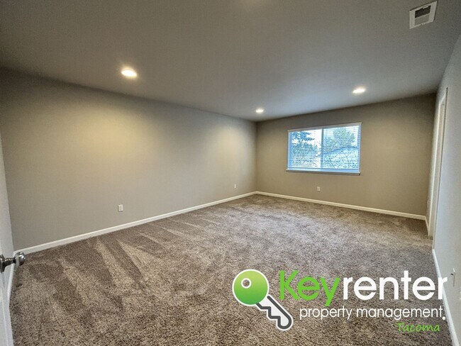 Building Photo - Beautiful 4 Bedroom 2.5 Bathroom Tacoma Home for Rent in Secluded Community!