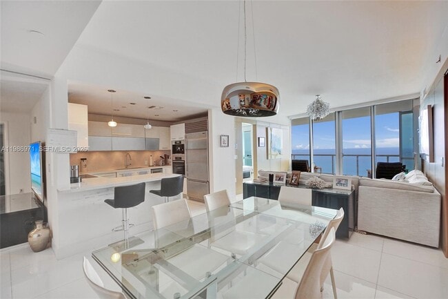 Building Photo - 17121 Collins Ave