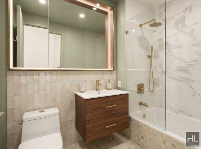Building Photo - Spacious 2 Bedroom, 2 Bathroom with Private Balcony at The Crescendo