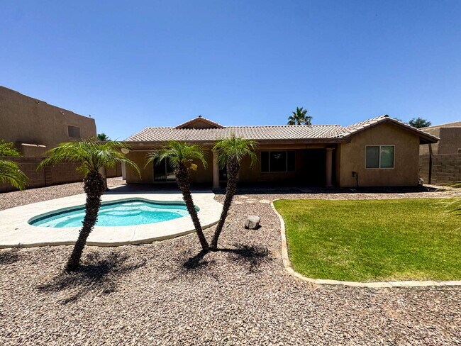 Building Photo - For Rent: 3-bedroom, 2-bathroom home in Barkley Ranch