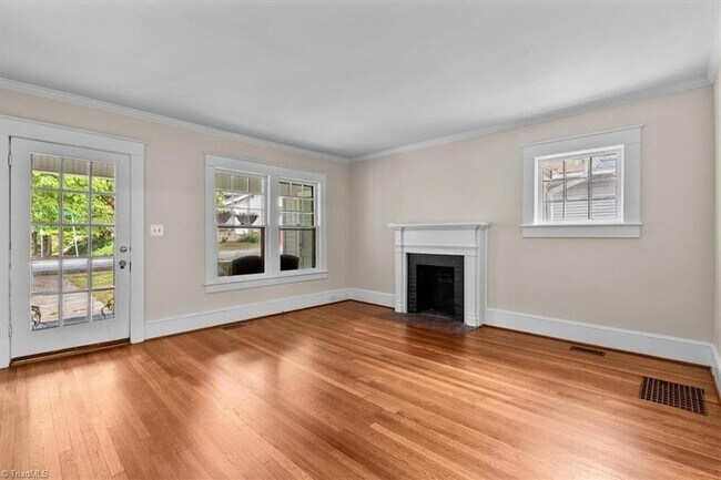 Building Photo - 213 Westover Terrace