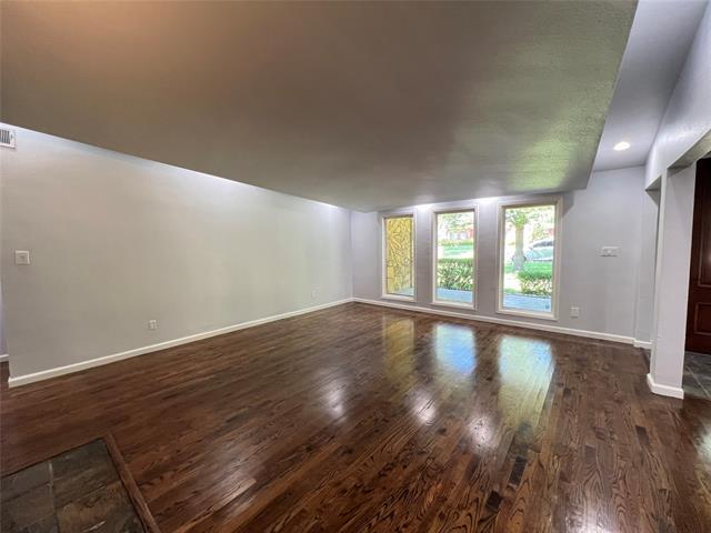 Building Photo - 1720 Plummer Dr