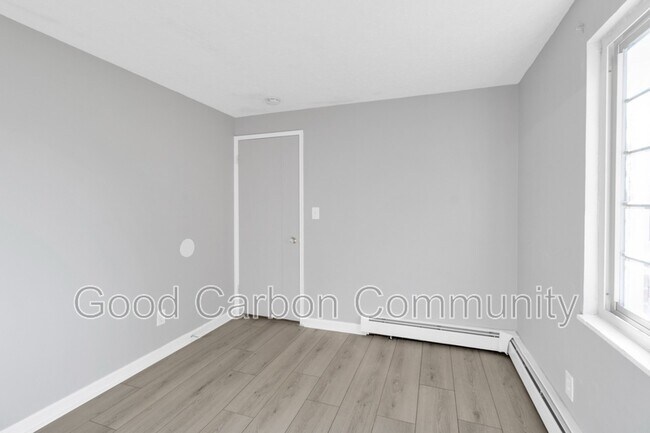 Building Photo - 321 Beattie Ave