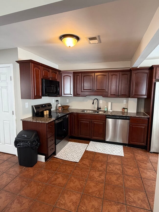 Building Photo - 322 Sequoyah Dr