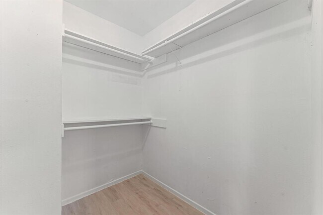 Building Photo - 13930 New Village Ln