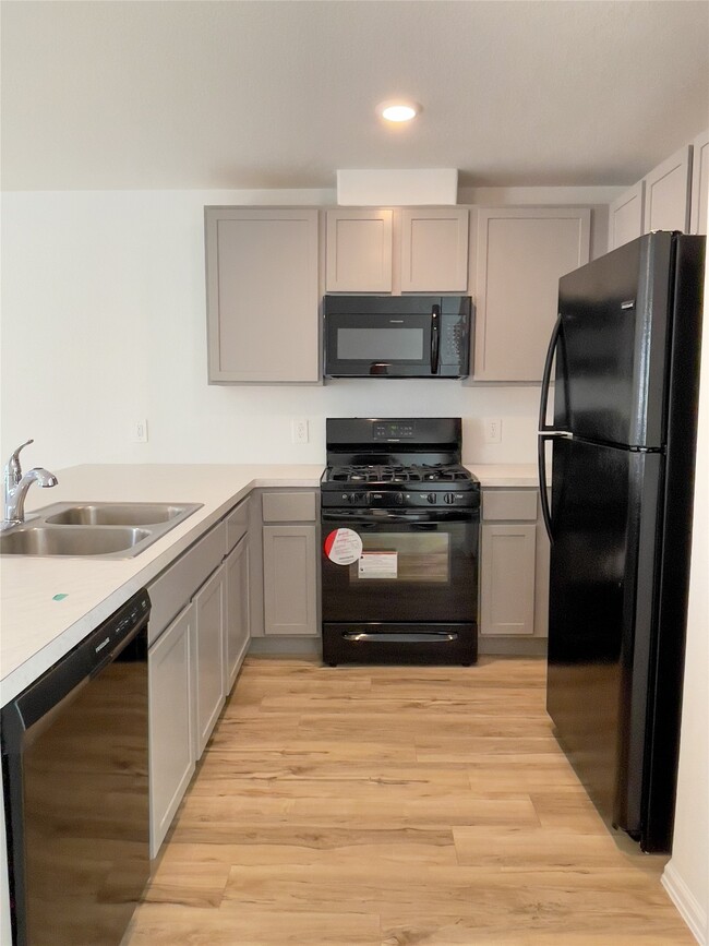 Building Photo - 21811 Hickory Spgs Ct