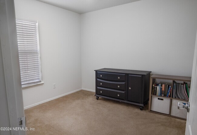 Building Photo - 2527 Eisner Dr