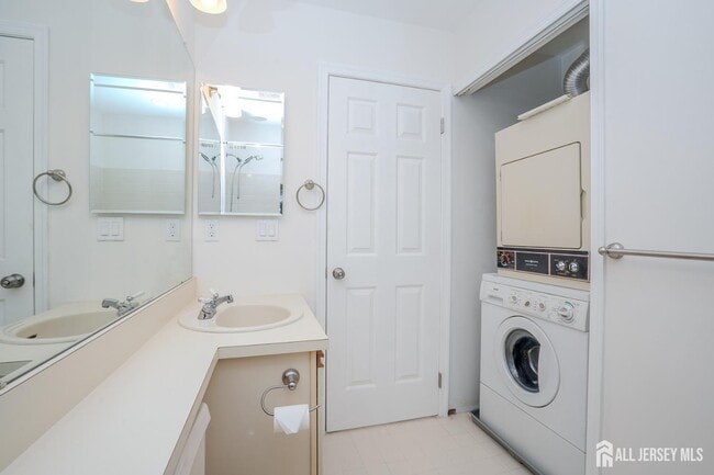 Building Photo - 32 Tanglewood Ct