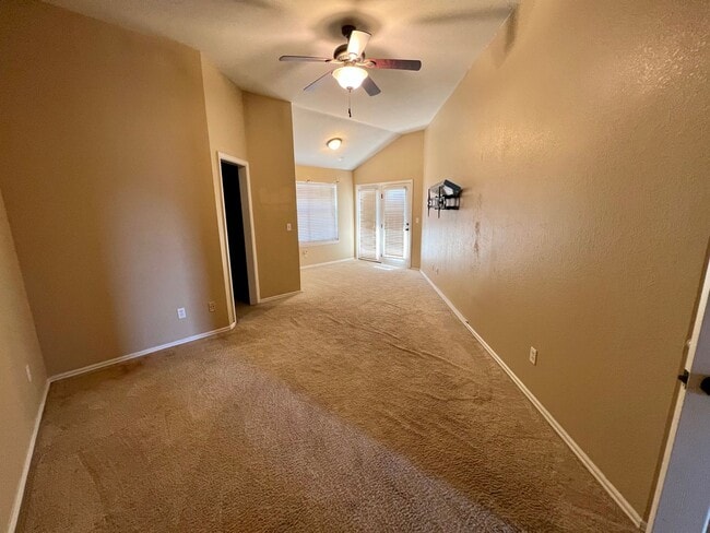 Building Photo - AVAILABLE NOW!