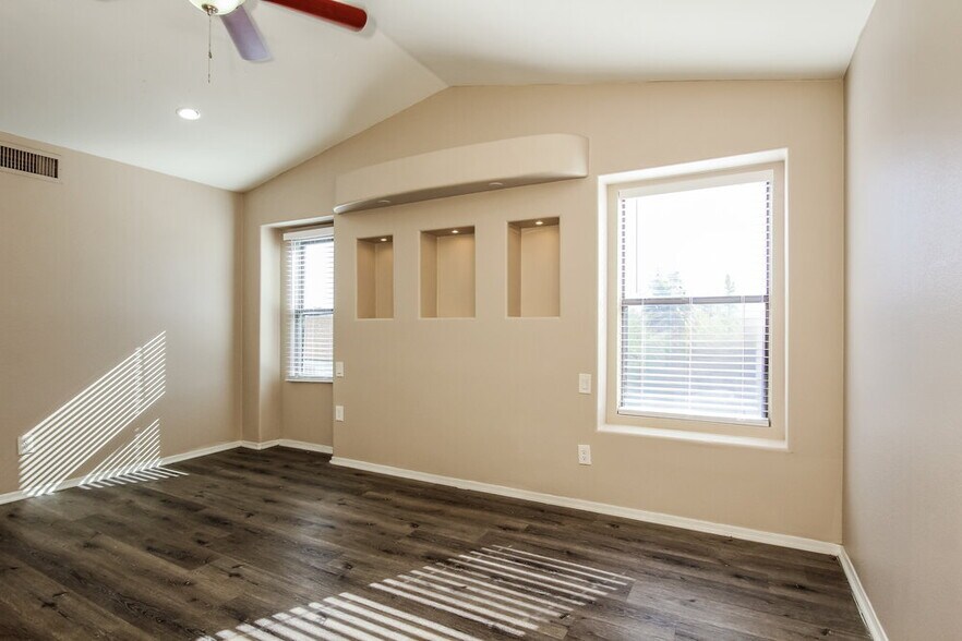 Building Photo - 4729 W Havasupai Dr