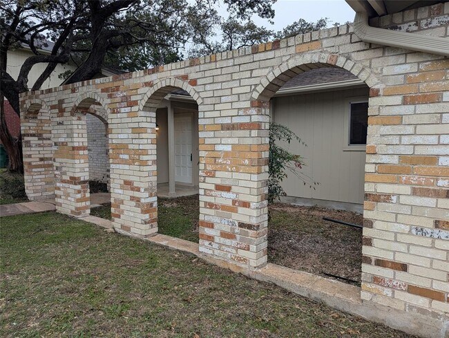 Building Photo - 907 S Riviera Cir