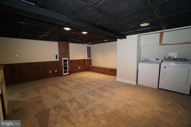 Building Photo - 915 Arch St