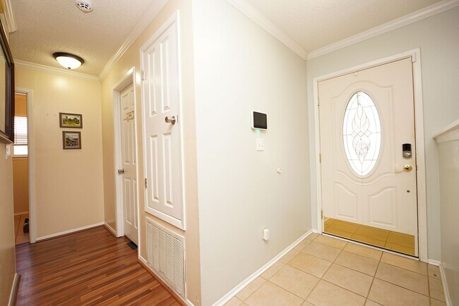 Building Photo - Bluewater Bay Four Bedroom House