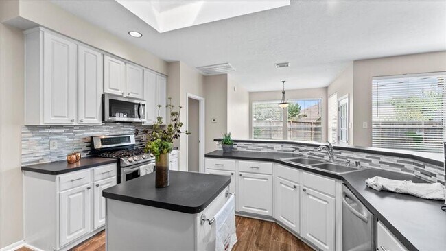 Building Photo - 9722 Therrell Dr
